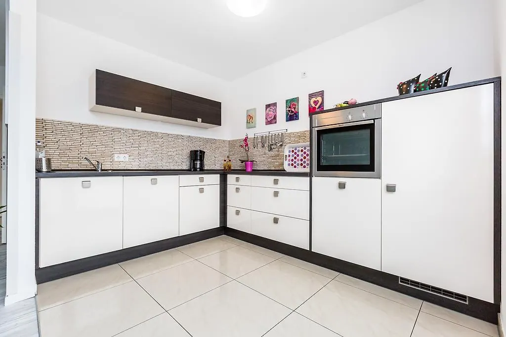 Apartment Koeln Rath